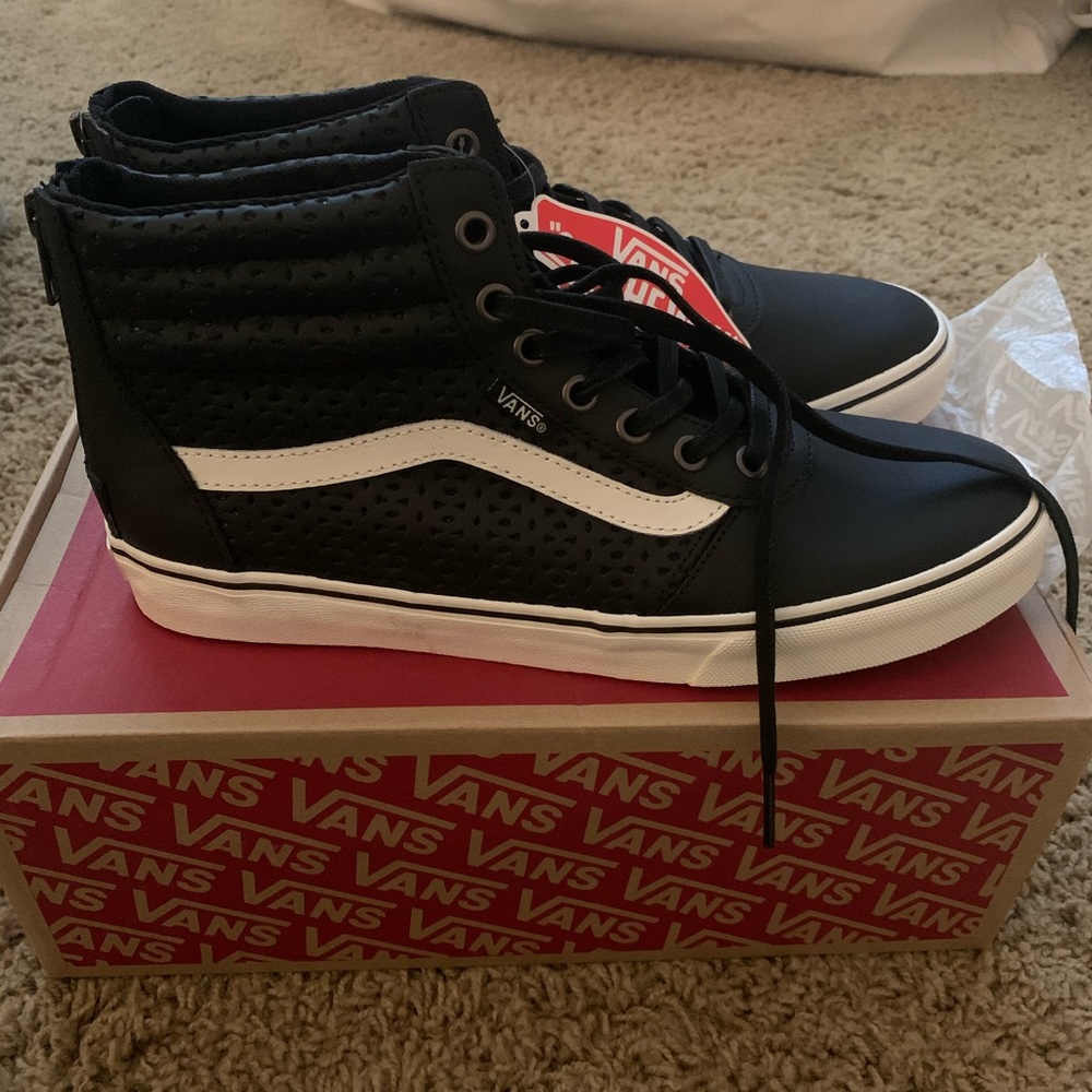 Vans Milton Hi Zip size 9 women’s leather high top
